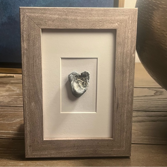 Framed Heart Shaped Shell Virginia Beach by Lucky Mischa NEW Wall or Table Art - Picture 3 of 3